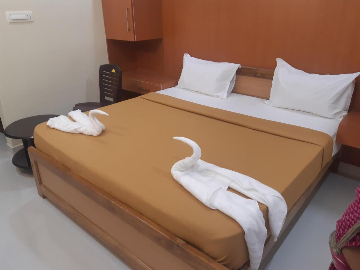Aranmagan Residency Hotel Tiruchchendur Ngoại thất bức ảnh